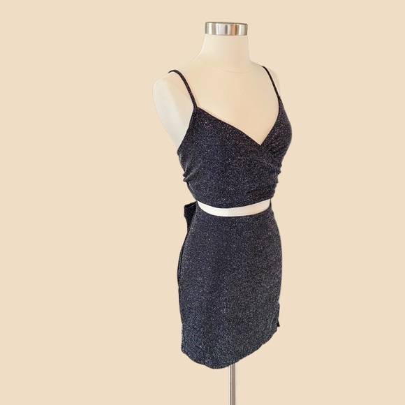 BP Metallic Sparkle V Neck Crop Top and Mini Skirt Two Piece Set - Picture 5 of 9